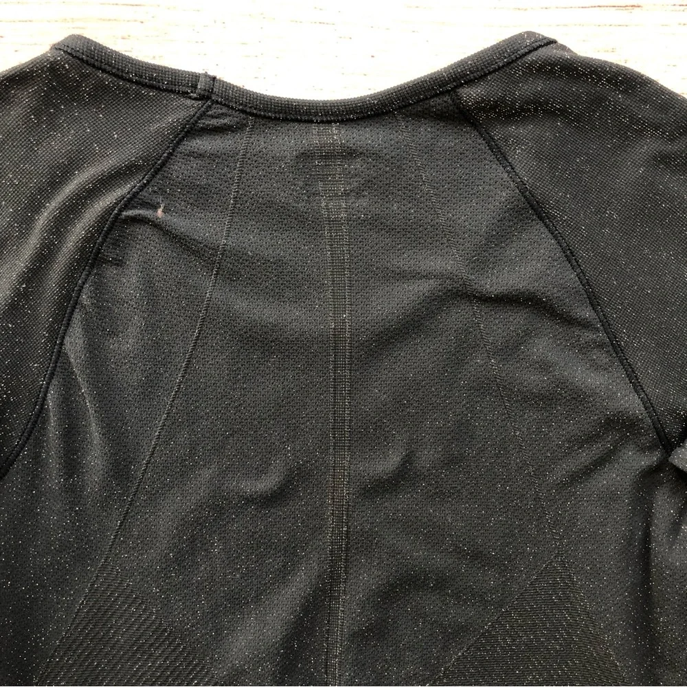 Athleta Speedlight Seamless Top in Shine Gray Size L - Picture 6 of 8